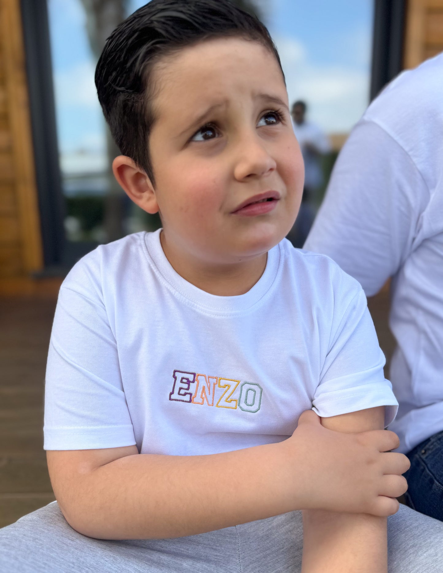 Camiseta Infantil Trazos - Bordado Personalizado