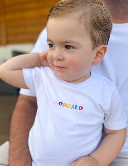 Camiseta Infantil Colores - Bordado Personalizado
