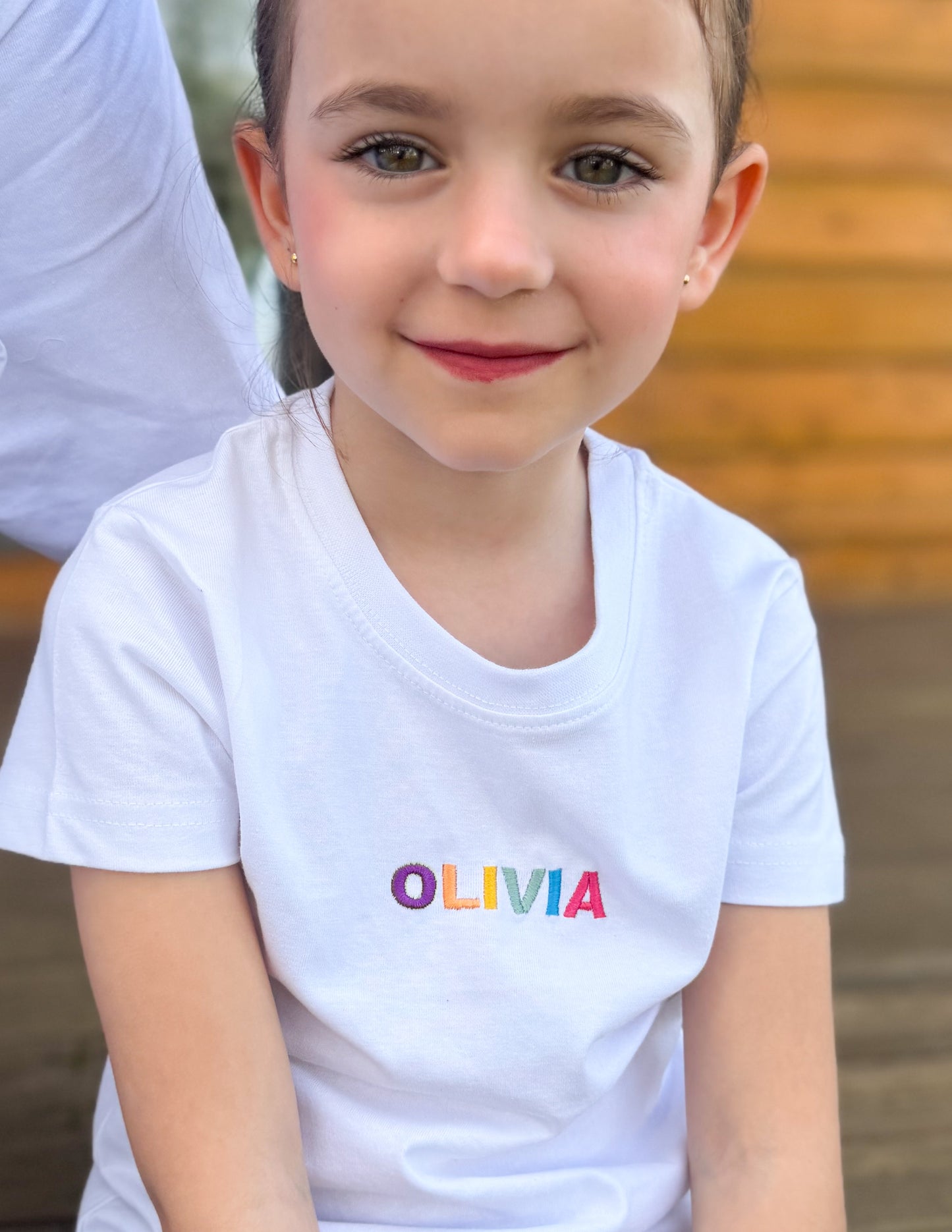 Camiseta Infantil Colores - Bordado Personalizado